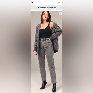Abercrombie & Fitch Curve Love Ultra High Rise Ankle Straight Jean 27/4s